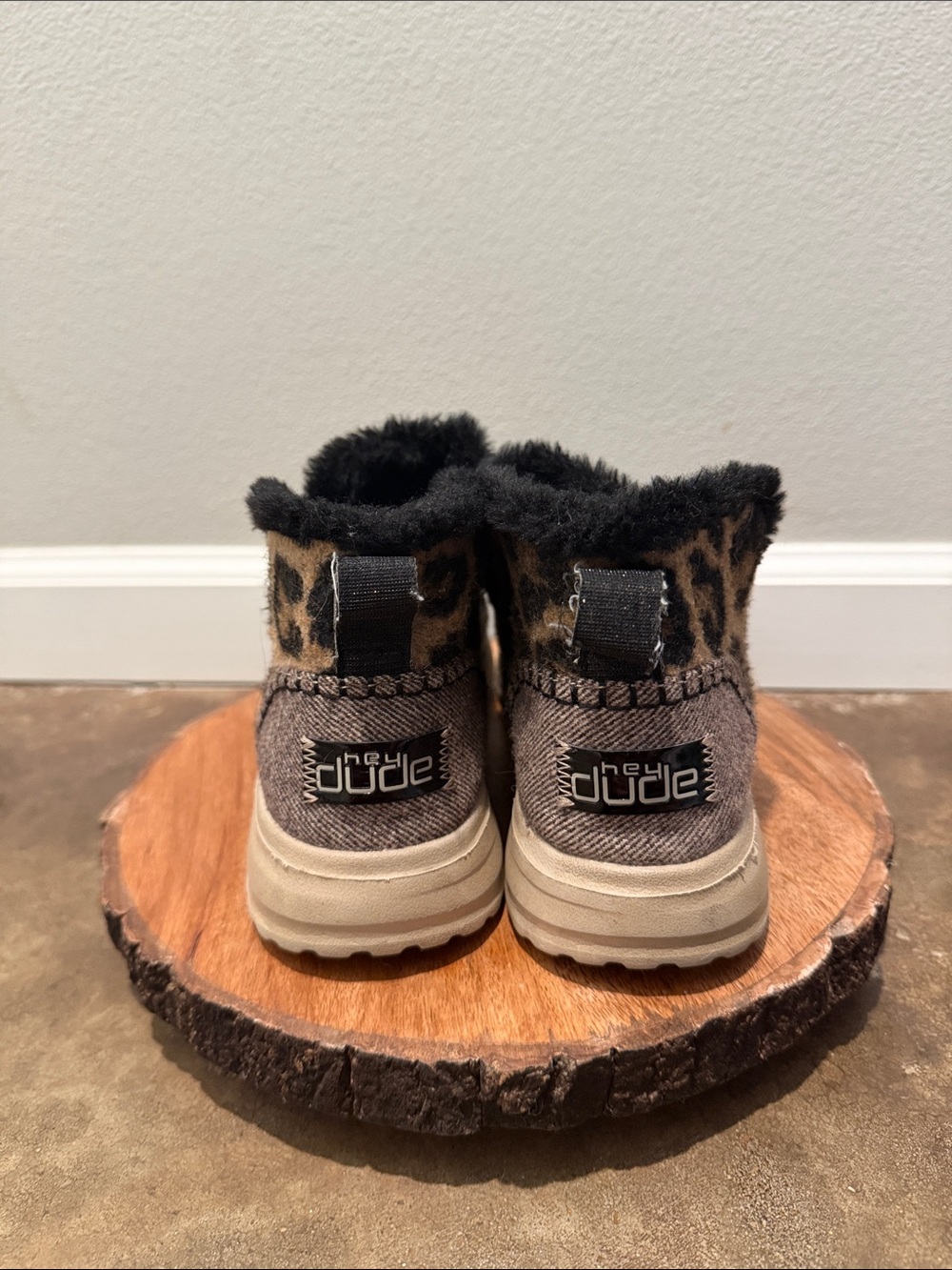 Leopard Print Slip-On Cozy Shoes - Picture 2 of 6